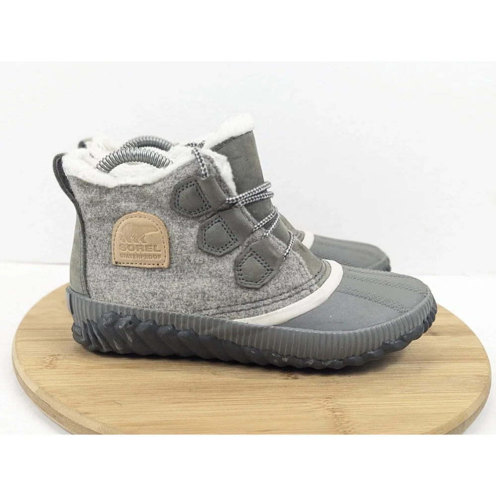 Sorel Boots Bootie Womans 6 Waterproof Faux Fur Lined Winter Gray Lace Up